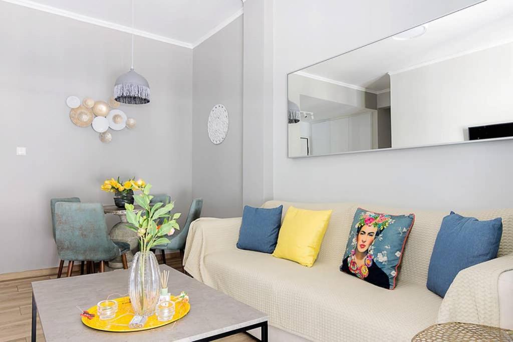 Bright Apartment For 6 Ppl In Афины Экстерьер фото